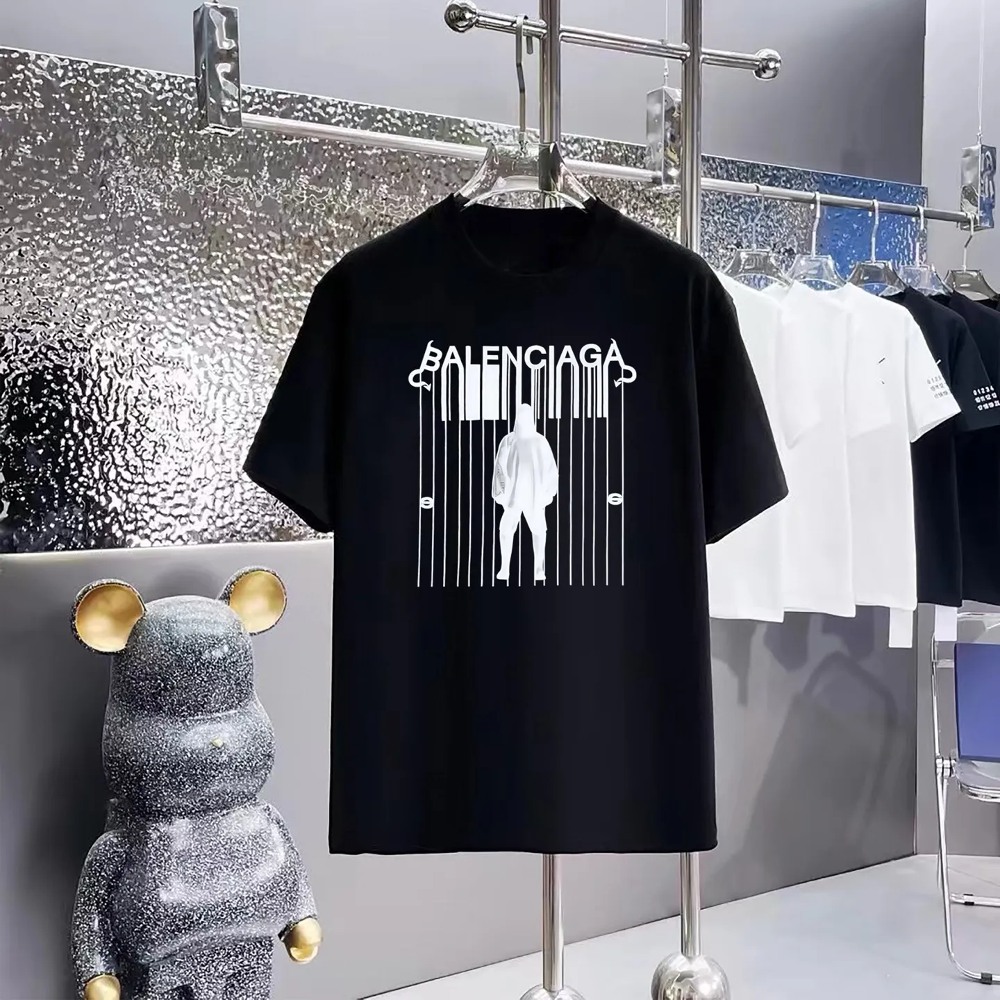 ￼ ￼ Balenciaga T 1:1 300 1×1 Same Style logo OS 200 ：Black，White， ，Red， Gray Size：XS-L